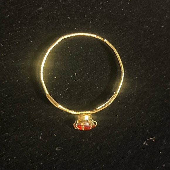 Adjustable Gold Tone Ring with Red Gemstone Size 7 - Picture 5 of 11
